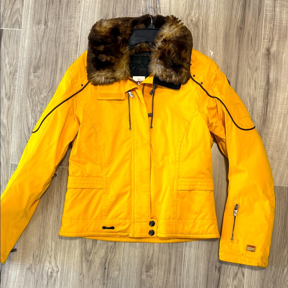 Spyder Women's yellow Ski Jacket with Faux Fur Collar size M-L ($650retail)